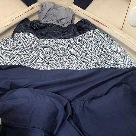 Готель Superbe Bateau « Le Nanylia » Булонь-сюр-Мер Екстер'єр фото