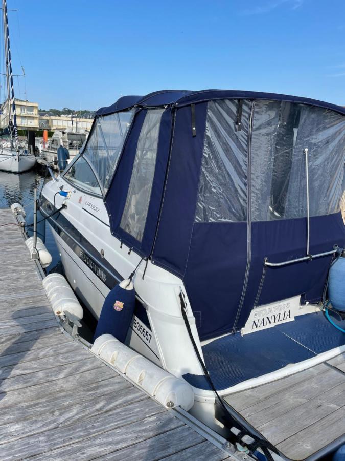 Готель Superbe Bateau « Le Nanylia » Булонь-сюр-Мер Екстер'єр фото
