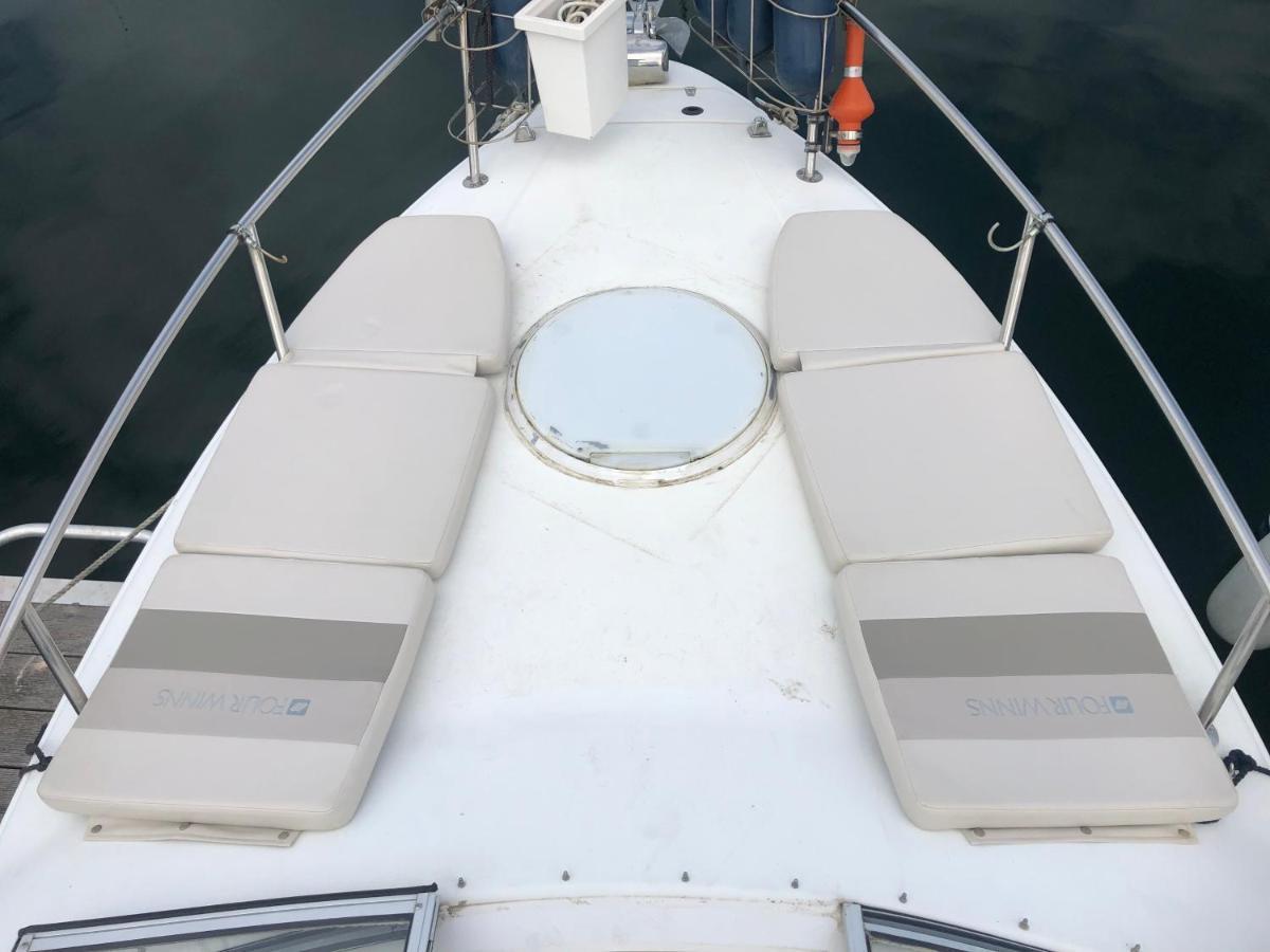 Готель Superbe Bateau « Le Nanylia » Булонь-сюр-Мер Екстер'єр фото