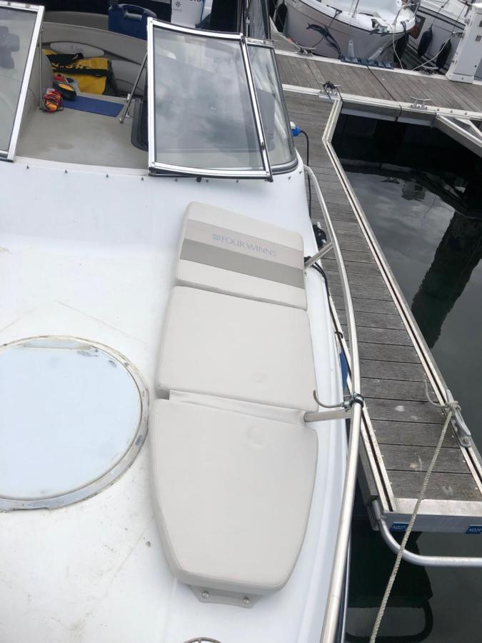 Готель Superbe Bateau « Le Nanylia » Булонь-сюр-Мер Екстер'єр фото